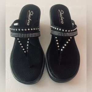 Skechers Womens SZ 9.5 Black Rumblers wedge Sandals with Rhinestone Details